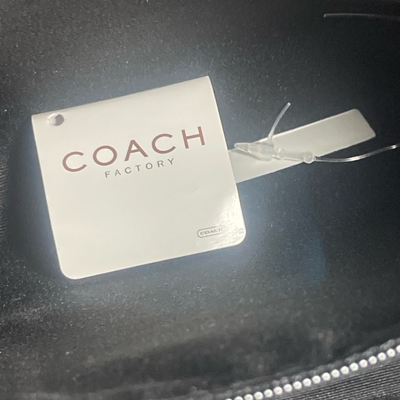 Coach Black Patent Leather Tote Excellent, classy, LIKE NEW VERY WELL CARED FOR - Picture 12 of 17